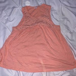 peach tank top